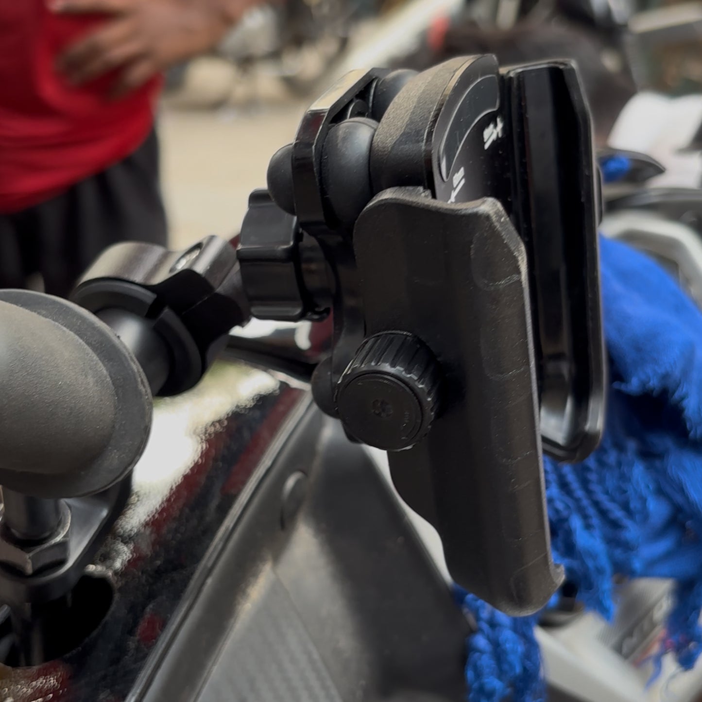 HJG Bike Mobile Holder with Anti-Vibration Damper & Shockproof Mount Universal For Bike & Scooty
