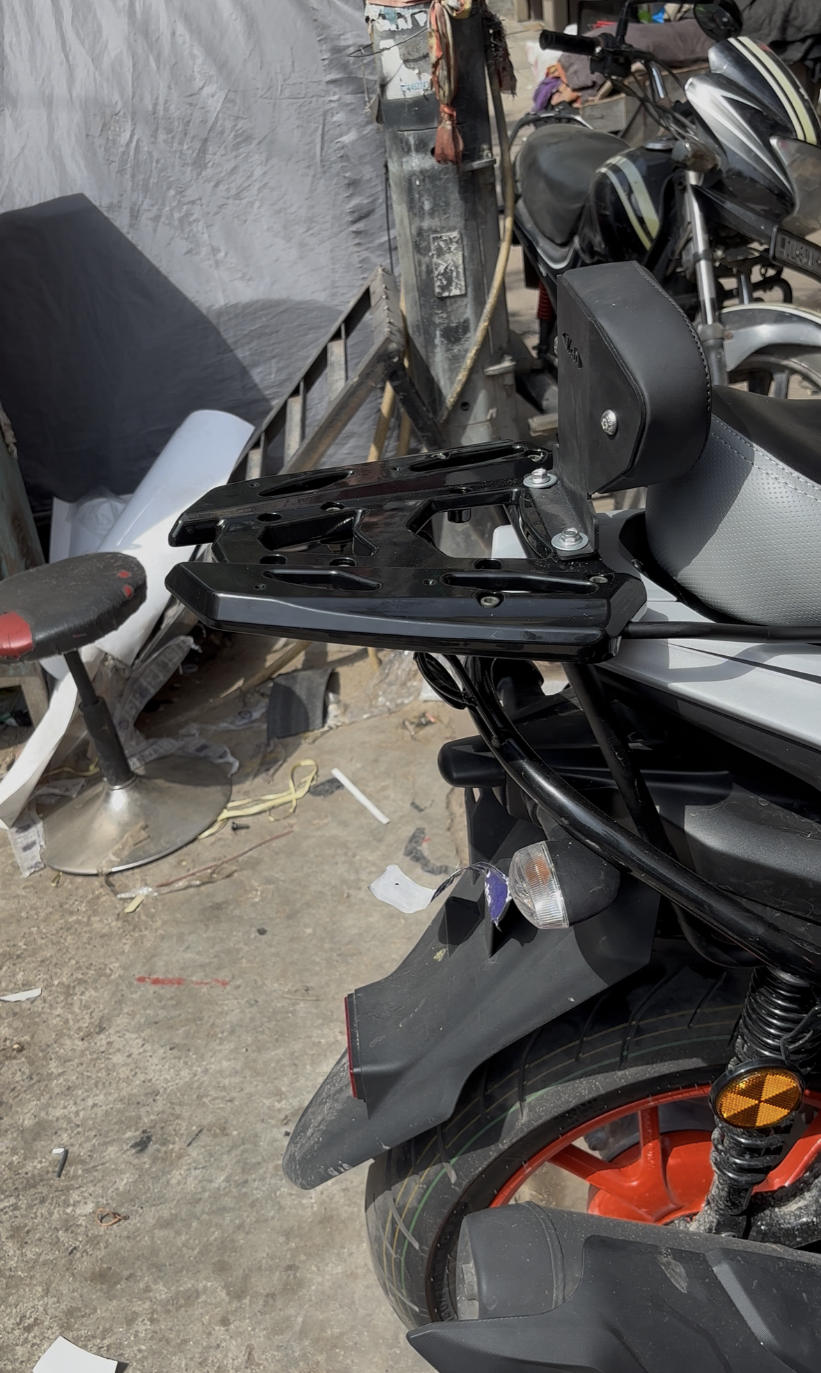 Aerox 155 Top Rack with Backrest – CNC Aluminium Rear Carrier | Black