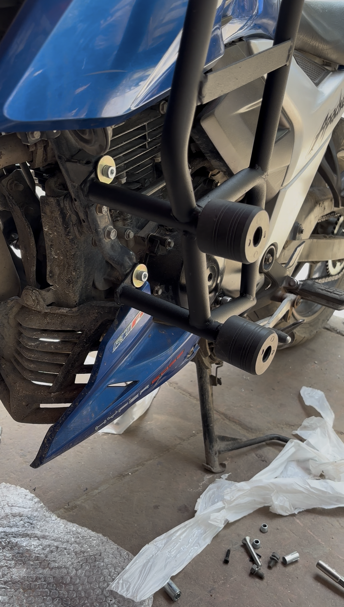Apache 160 4V & 200 4V Crash Guard – Heavy Duty Engine Protection Leg Guard Globe Moto